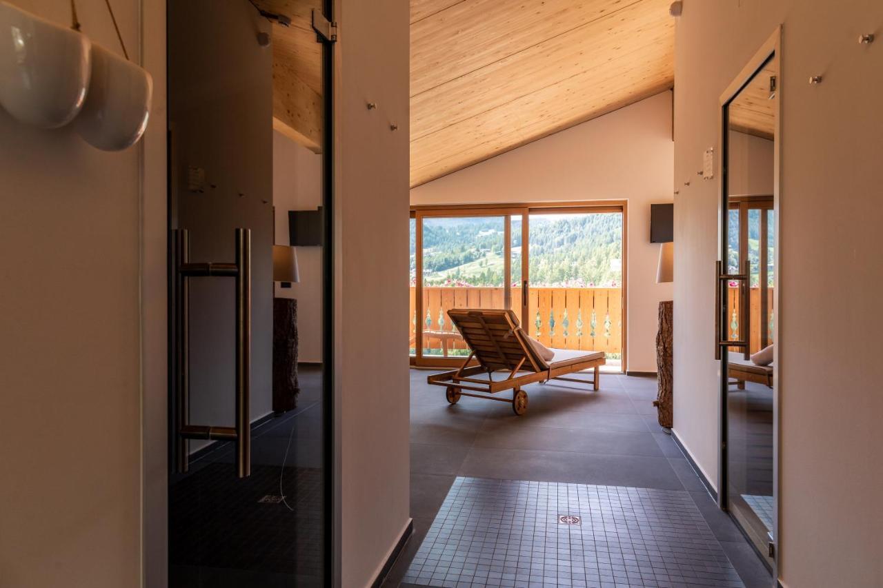 Camina Suite And Spa Cortina d'Ampezzo Exterior photo